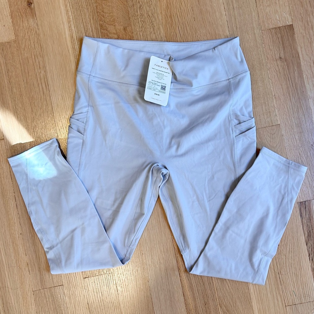 Fabletics Light Gray Women's High Waisted Pocket 7/8 Leggings XXL